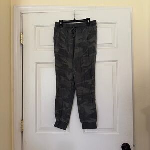 SPLENDID Women's Camo Camouflage Print Rayon Jogger Pants Size Small S